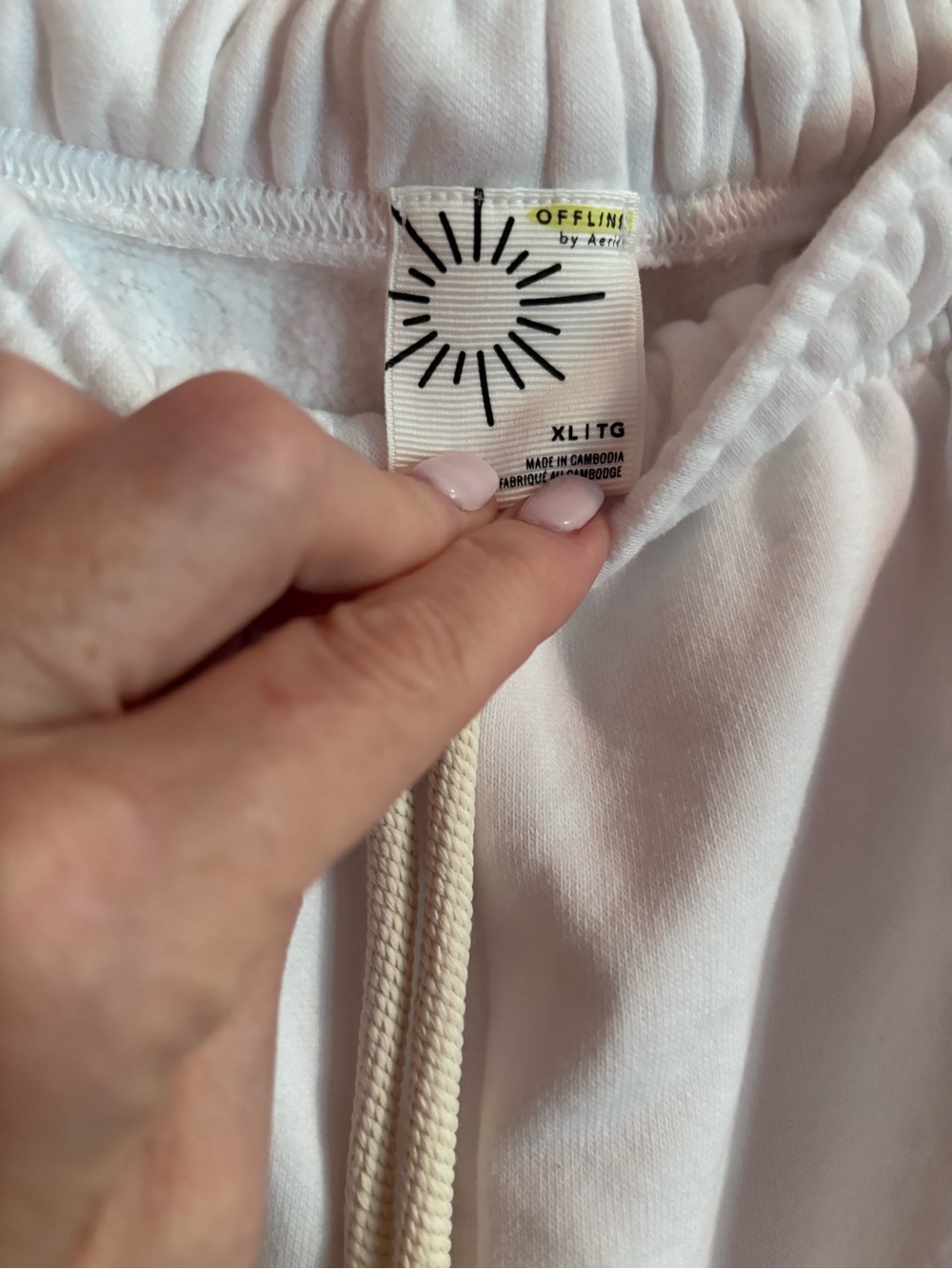Offline by Aerie White Crewneck Sweatshirt and sweat shorts Set - Picture 3 of 7
